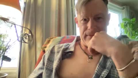 Steve online show from May 6, 9:54 pm