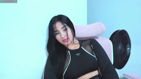 Dulce  online show from September 27, 6:49 pm