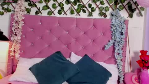 Daniela online show from September 17, 1:25 pm