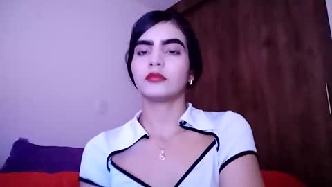 Snapshot of dulce_lucero chatting on January 4, 9:41 pm dulce_lucero online show from January 4, 9:41 pm