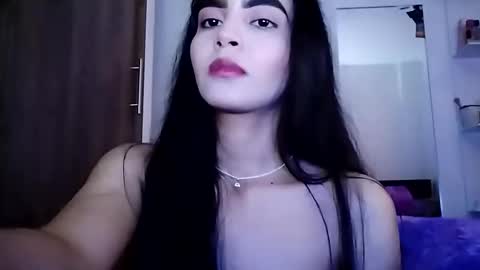 Snapshot of dulce_lucero chatting on December 17, 9:16 pm dulce_lucero online show from December 17, 9:16 pm