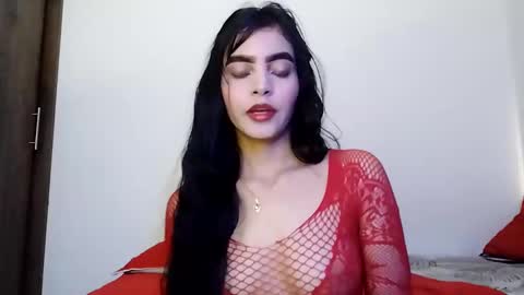 Snapshot of dulce_lucero chatting on January 13, 6:16 pm dulce_lucero online show from January 13, 6:16 pm