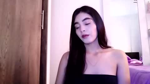 Snapshot of dulce_lucero chatting on March 10, 7:40 pm dulce_lucero online show from March 10, 7:40 pm