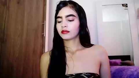 Snapshot of dulce_lucero chatting on February 4, 4:39 pm dulce_lucero online show from February 4, 4:39 pm