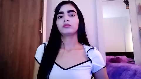 Snapshot of dulce_lucero chatting on December 3, 6:00 pm dulce_lucero online show from December 3, 6:00 pm