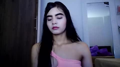Snapshot of dulce_lucero chatting on January 15, 4:32 pm dulce_lucero online show from January 15, 4:32 pm