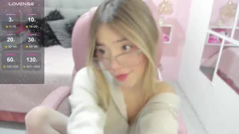 Dulce  online show from September 25, 8:05 pm