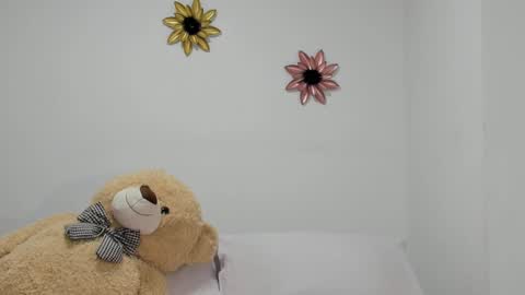 Dulce  online show from January 16, 12:52 pm