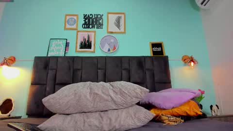 DULCE AURORA online show from February 20, 2:51 am