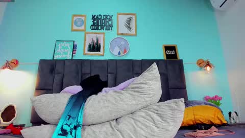 DULCE AURORA online show from February 20, 5:55 am