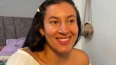 dulceizzy online show from April 30, 12:26 am