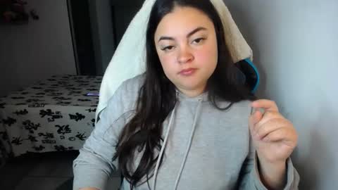 Nicole   online show from October 16, 8:03 am