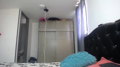 Nicole   online show from November 16, 4:31 pm