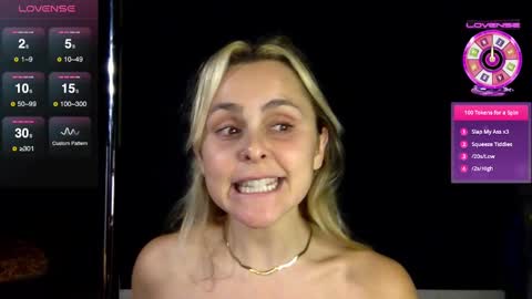 Daphne online show from December 5, 2:37 am