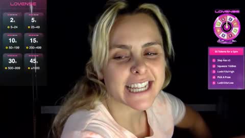 Daphne online show from December 12, 3:43 am