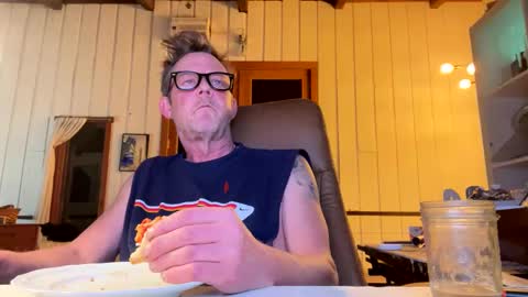 Snapshot of durakbrina chatting on January 19, 12:59 am Durakbrina online show from January 19, 12:59 am