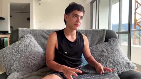 Snapshot of dustin_daimond chatting on October 10, 6:25 pm Dustin online show from October 10, 6:25 pm