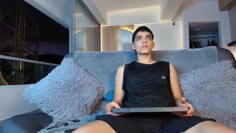 Snapshot of dustin_daimond chatting on October 27, 11:16 pm Dustin online show from October 27, 11:16 pm