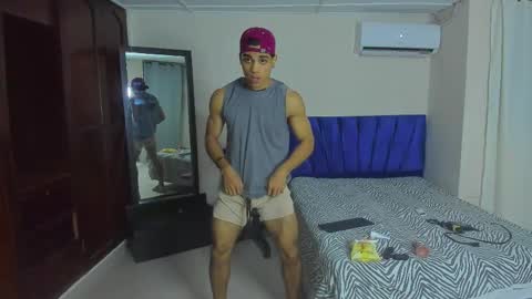 DUSTYN MICHELLE online show from February 1, 2:19 am