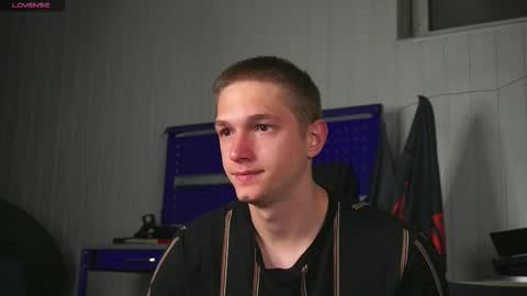 Dustyn online show from September 30, 4:17 pm