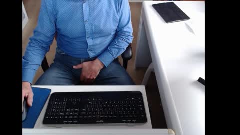 dutchpornking2 online show from October 13, 8:16 am