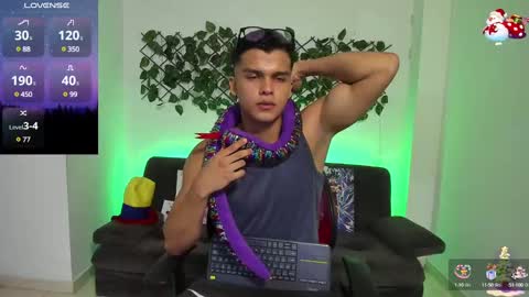Snapshot of dwayne_brown chatting on December 31, 12:11 am dwayne_brown online show from December 31, 12:11 am
