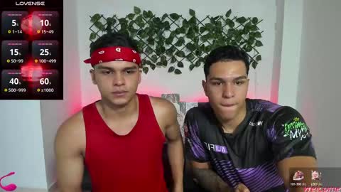 Snapshot of dwayne_brown chatting on January 5, 9:47 pm dwayne_brown online show from January 5, 9:47 pm