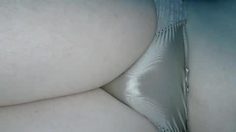 dwt_boy25 online show from April 3, 7:10 pm