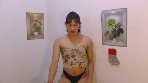 dy_namite online show from February 25, 6:33 pm