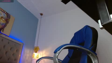 Snapshot of dyla_n18_ chatting on March 5, 1:21 am dyla_n18_ online show from March 5, 1:21 am