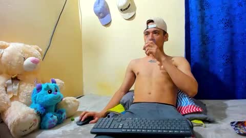 dylan_navas online show from November 2, 9:26 pm