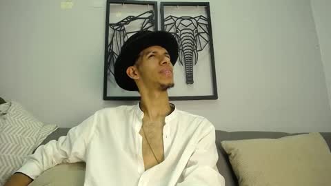 dylan_scotts online show from September 22, 8:35 pm