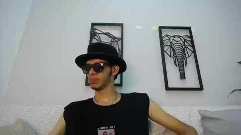 dylan_scotts online show from November 1, 9:36 pm