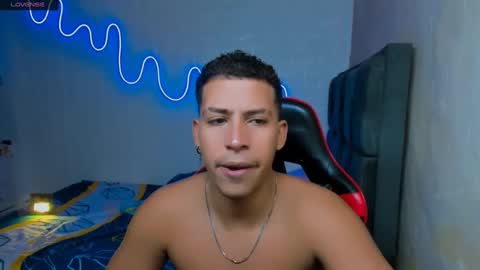 yohe online show from April 25, 7:44 pm