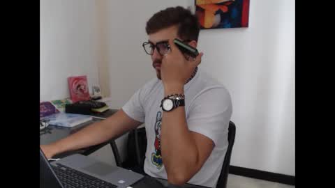Snapshot of dylanhot10 chatting on December 2, 7:22 pm dylanhot10 online show from December 2, 7:22 pm