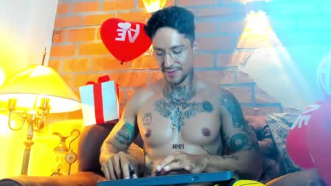 D Y L A N online show from February 6, 10:21 pm