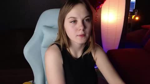 Snapshot of dyna_bae chatting on March 11, 4:19 am Dyna online show from March 11, 4:19 am
