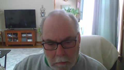 earl52 online show from March 5, 5:11 pm