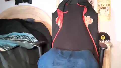 TWITTER   INSTAGRAM    easybreezy20   ONLINE 1230 AM TO 7AM online show from April 11, 7:45 am