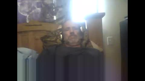 Snapshot of easye4015 chatting on December 25, 3:38 pm Easye online show from December 25, 3:38 pm