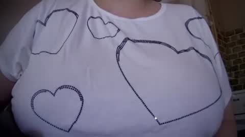 easysmart000 online show from March 20, 2:44 pm