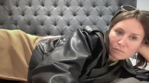 Nadia Ferreira  online show from October 12, 7:16 pm