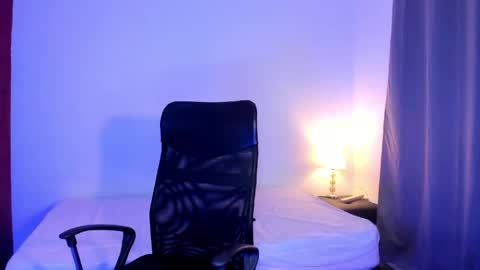 ebony__queen2 online show from May 2, 7:08 pm