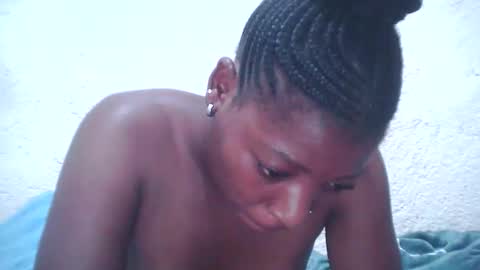Snapshot of ebony_candy1998 chatting on February 12, 7:13 am ebony_candy1998 online show from February 12, 7:13 am