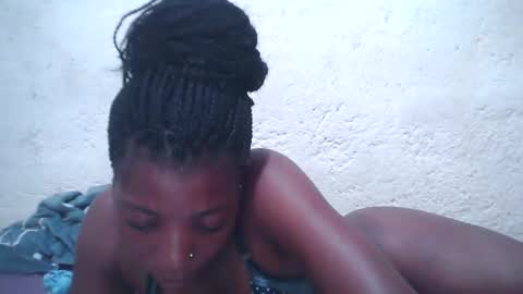 Snapshot of ebony_candy1998 chatting on March 6, 8:41 am ebony_candy1998 online show from March 6, 8:41 am