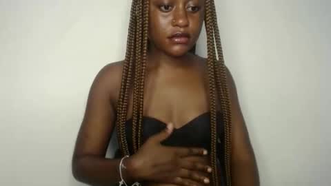 Ella online show from September 8, 7:35 pm