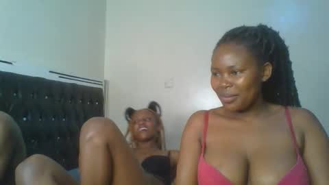 Snapshot of ebony_meeky chatting on September 18, 11:09 pm ebony_meeky online show from September 18, 11:09 pm