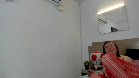 ebony_n_blonde online show from May 8, 9:31 pm