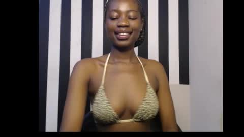 Ella online show from December 4, 8:25 am