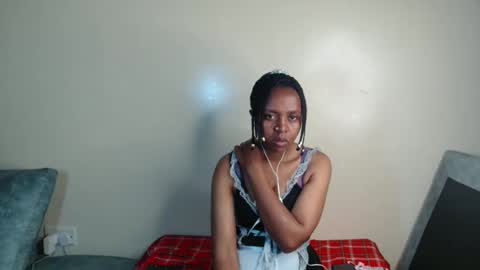 ebony_sluttt online show from October 10, 9:15 am